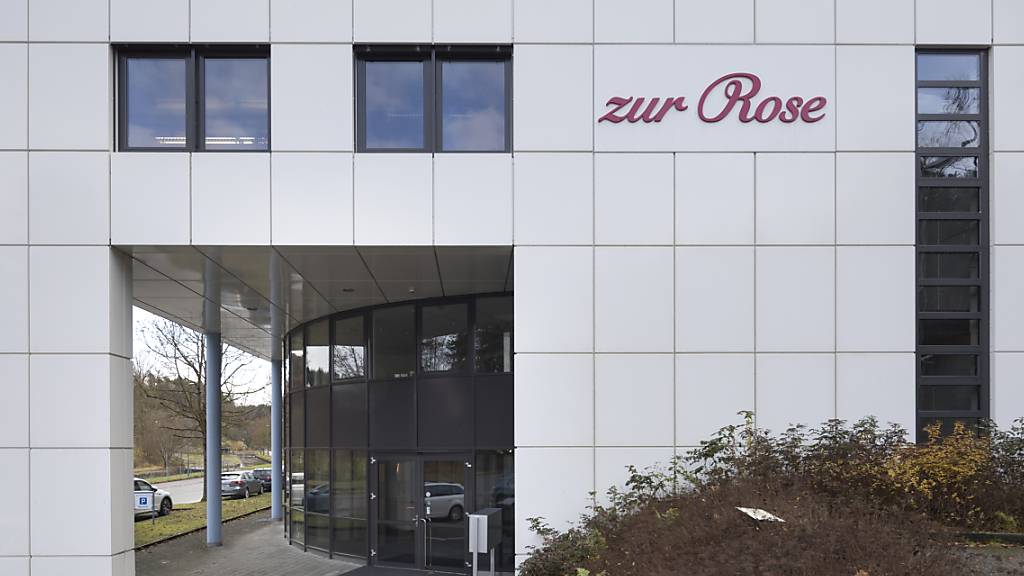 Wegen umstrittener Geschäftspraktiken muss sich der Chef der Versandapotheke Zur Rose vor dem Bezirksgericht Frauenfeld verantworten (Archivbild).