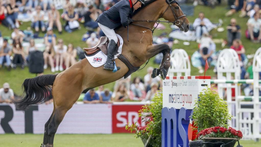 John Whitaker ritt 2022 mit seinem Pferd Equine beim CSIO St. Gallen