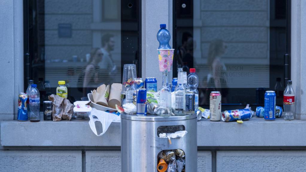 Der Kantonsrat lehnte am Montag eine neue Regelung zur Abfallvermeidung bei Veranstaltungen ab. Er sieht die Gemeinden in der Pflicht. (Symbolbild)