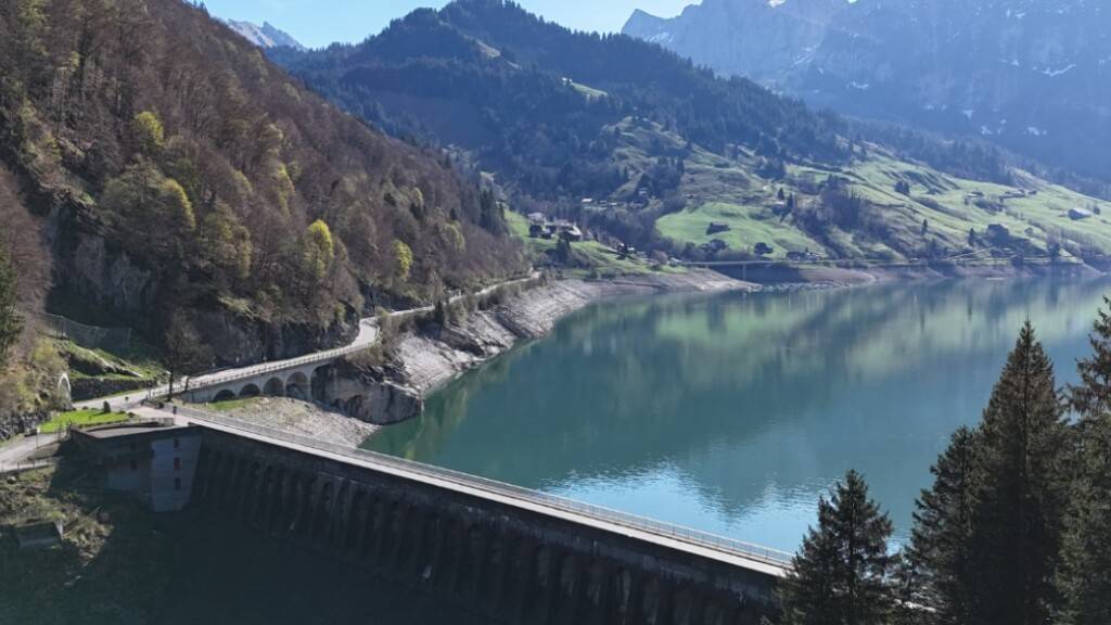 Der Wägitalersee wird von der Staumauer Schräh gestaut. (Handout)