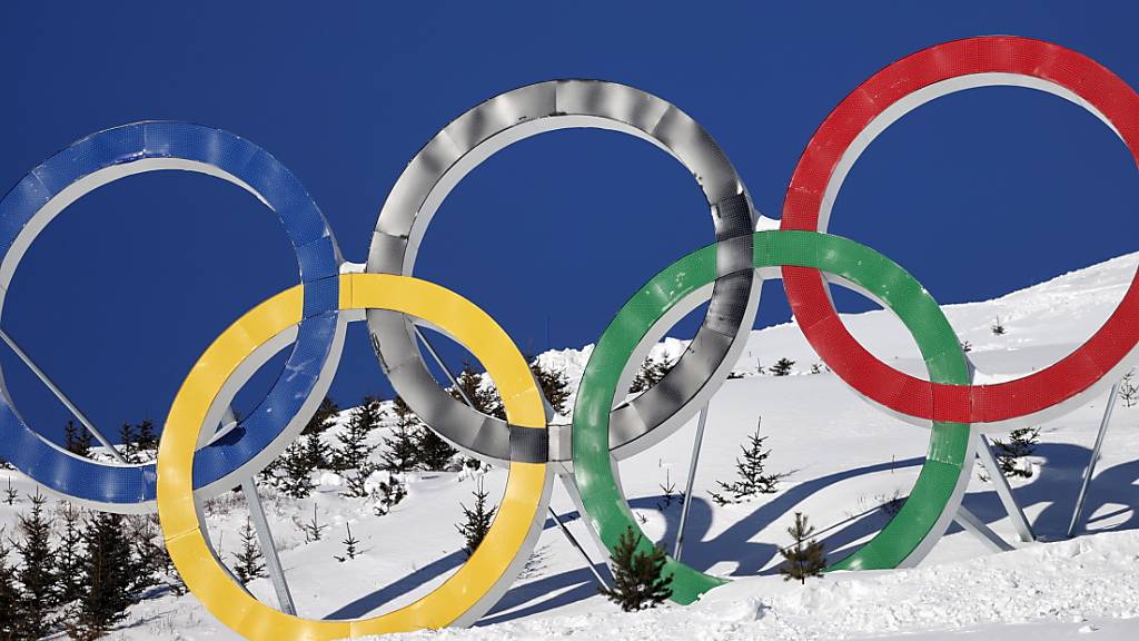 Die olympischen Ringe im Schnee an den Winterspielen 2022 in China