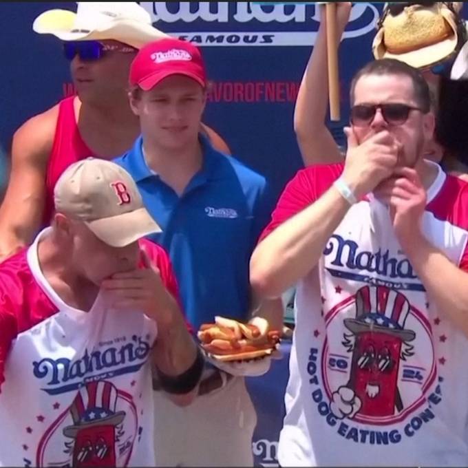 Amerikaner stopft in 10 Minuten 58 Hot Dogs in sich hinein