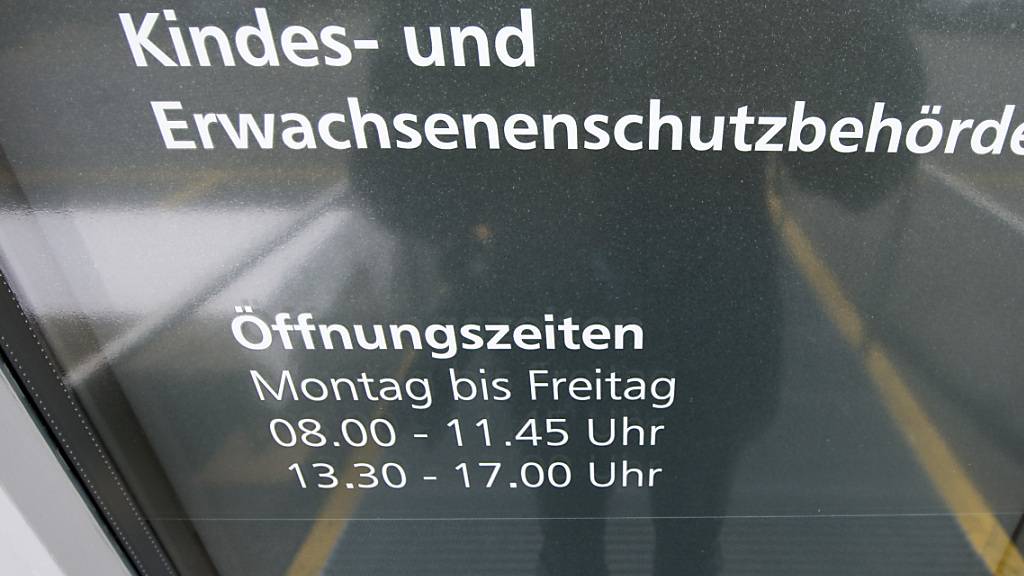 Die Kindes- und Erwachsenenschutzbehörden (Kesb) in der Schweiz haben 2022 einen erneuten leichten Anstieg der Fallzahlen verzeichnet.