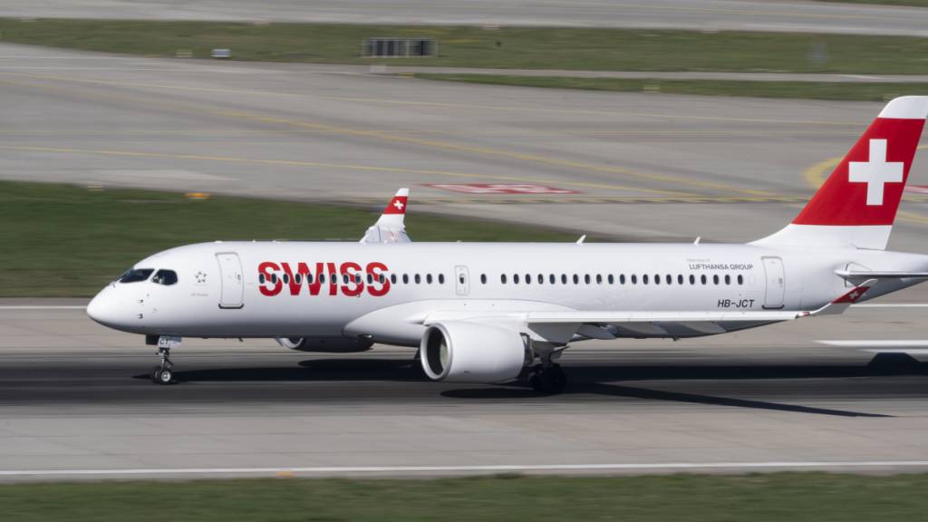 Nach IT-Ausfall bei Skyguide: Die Swiss prüft derzeit Schadenersatzforderungen gegen die Flugsicherung. (Archivbild)