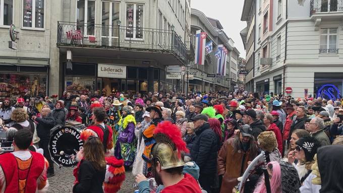 Tausende Fasnächtler in Partylaune: So war der Rüüdige Samschtig