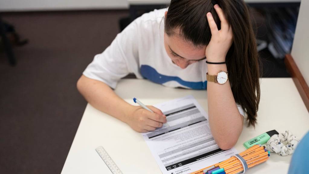 Das Zuger Kantonsparlament debattierte in seiner Session über den prüfungsfreien Übertritt an die Zuger Kantonsschulen. (Symbolbild)