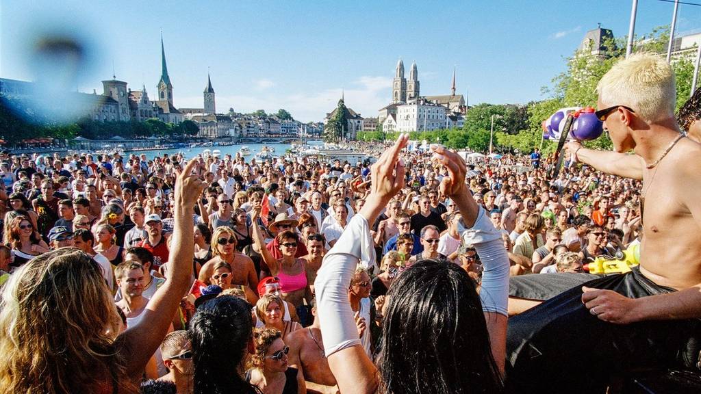 Hunderttausende werden auch in diesem Jahr an der Street Parade feiern.