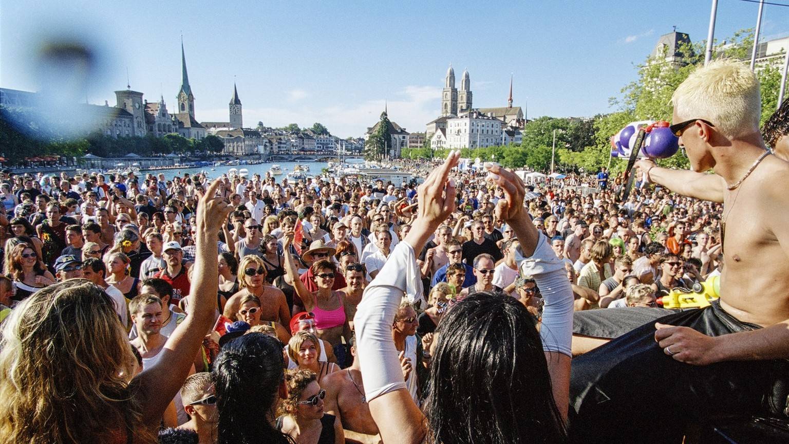 Hunderttausende werden auch in diesem Jahr an der Street Parade feiern.