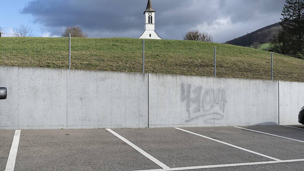 Der Kanton Zürich streicht die «Pflicht zum Parkplatz». Künftig sollen die Gemeinden selber entscheiden, wie viele Parkplätze bei Überbauungen notwendig sind. (Symbolbild)