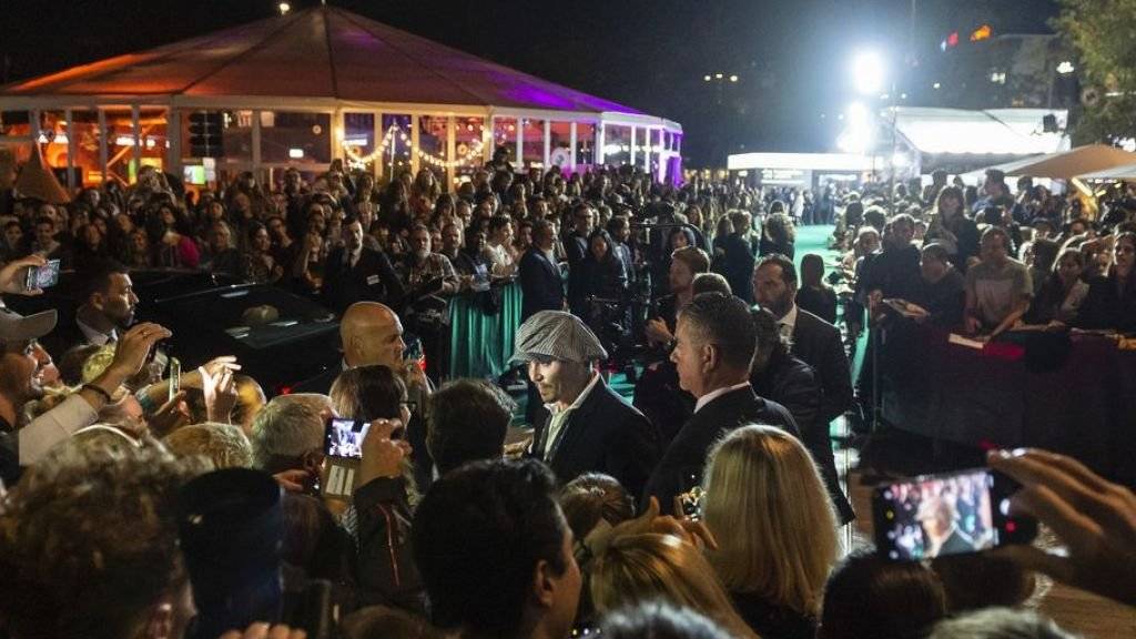 Internationale Stars wie der US-Schauspieler Johnny Depp zogen die Massen an. (Archivbild)