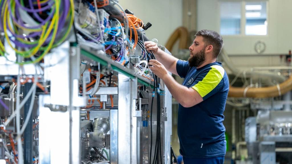Der Verband der Schweizer Tech-Industrie Swissmem warnt vor gravierenden Folgen der US-Zölle. Betroffen seien nicht nur Industriebetriebe, sondern auch das Gastgewerbe, der Handel und das Gesundheitswesen. (Archivbild)