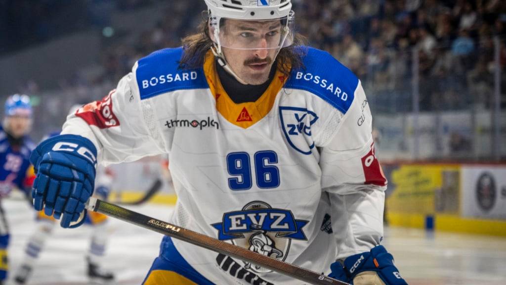 Daniel Vozenilek spielt seit 2024 für den EV Zug