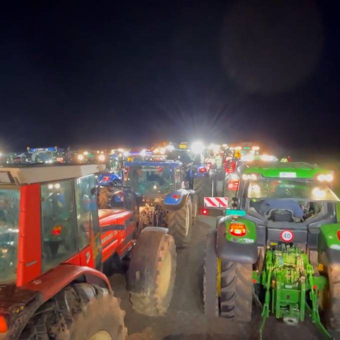 Bauerndemo in Bleienbach: Weckruf mit 200 Traktoren
