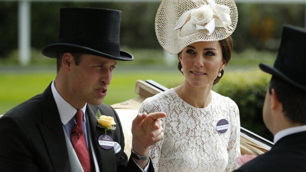 «Deshalb bin ich so dünn»: Prinz William und Herzogin Kate beweisen Humor. (Archivbild)