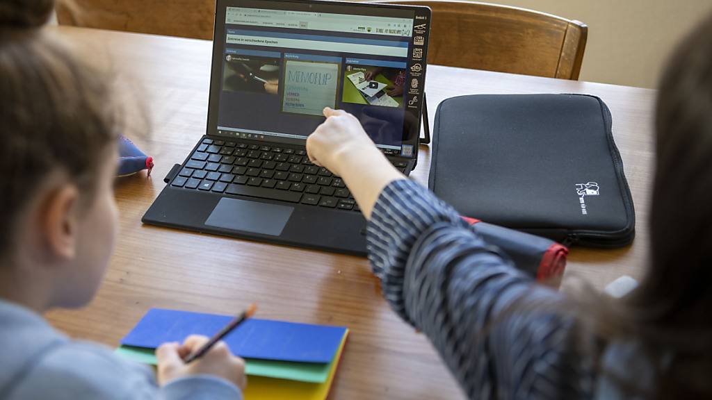 Neue Laptops für Kantonale Urner Mittelschule