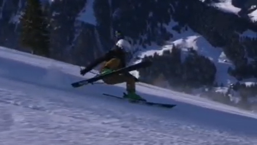 Hier stürzt Luca Hänni während des Skifahrens. 