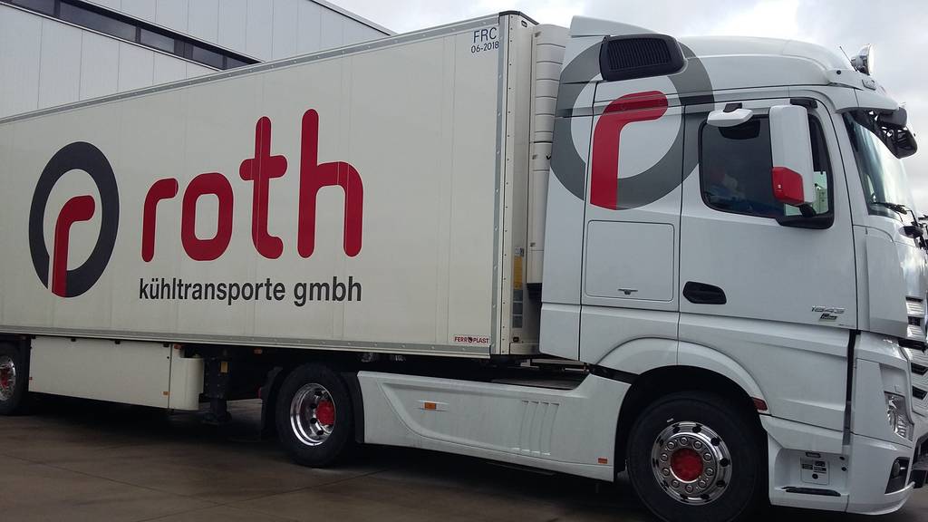 Lastwagen der Firma Roth aus Nesslau