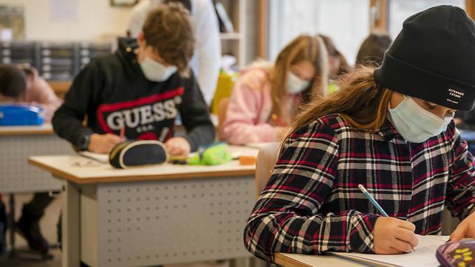 Baselland kehrt zur Maskentragpflicht an den Schulen zurück