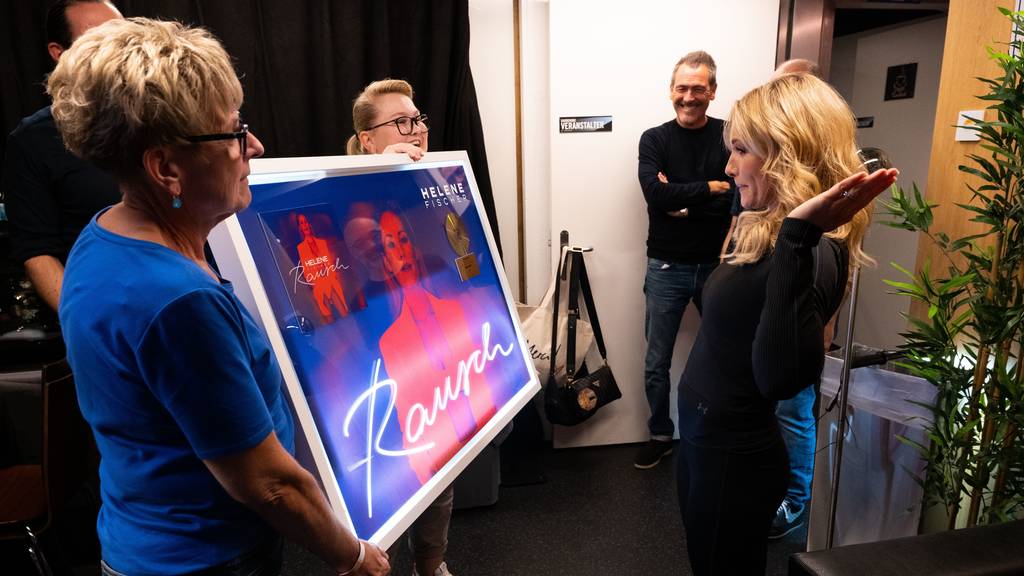 Die Radio Melody Helene Fischer Super-Fans bei der Übergabe des GOLD-Awards für das Album RAUSCH