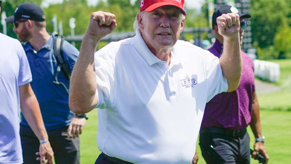 Sein Besuch wird die Golfwelt am Ryder Cup in New York Kopf stehen lassen: US-Präsident und Golf-Fan Donald Trump