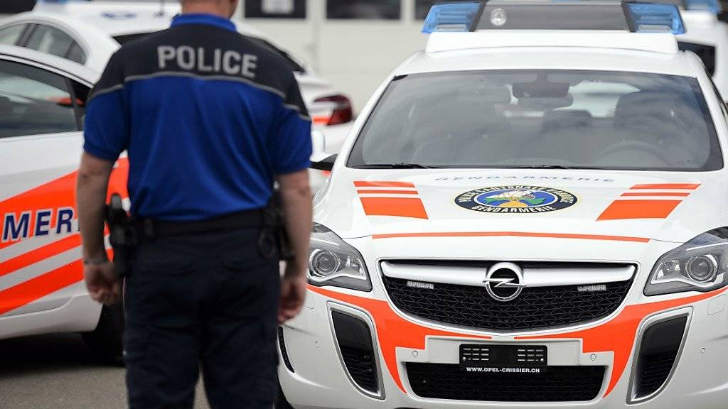 Die Waadtländer Polizei hat im Zusammenhang mit dem Tötungsdelikt in Yverdon-les-Bains zwei Verdächtige festgenommen. (Symbolbild)