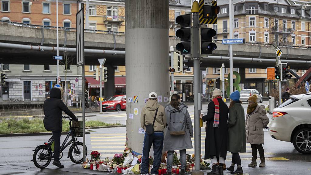Der tödliche Unfall am Escher-Wyss-Platz einige Tage vor Weihnachten 2022 sorgte für zahlreiche Reaktionen. Nun könnte schon bald eine Temporeduktion für mehr Sicherheit sorgen. (Archivbild)
