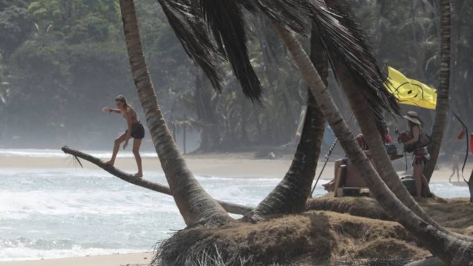 Besucher sitzen seit März an einem Strand in Panama fest
