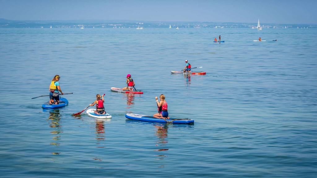 Die Kanuschule Bodensee bietet diverse Kurse auf dem Wasser an.