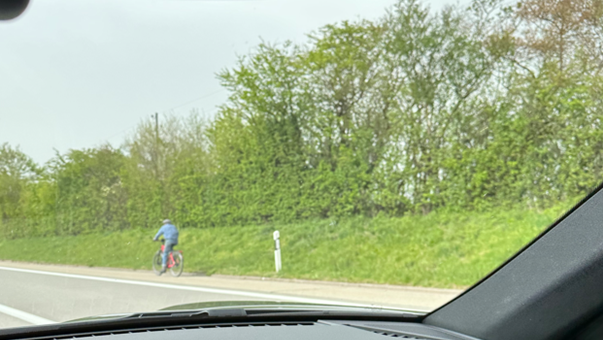 Velofahrer verirrt sich auf Berner Autobahn
