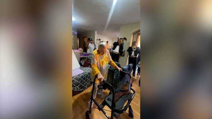 99-Jährige schwingt Tanzbein wie eh und je