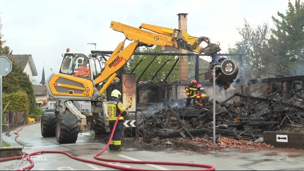 Leeres Bauernhaus wegen Brandstiftung niedergebrannt?