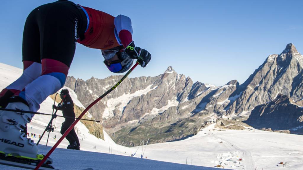 Wendy Holdener im Sommertraining auf dem Theodulgletscher in Zermatt auf 3883 Metern über Meer. (Archivbild)