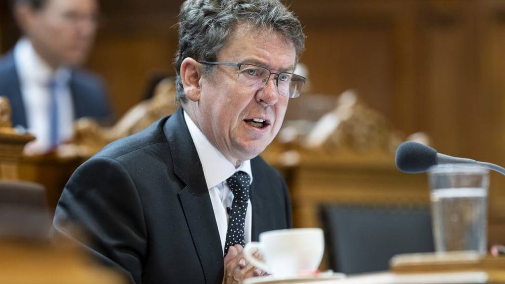 Energieminister Albert Rösti appellierte am Donnerstag im Ständerat, beim nötigen Ausbau der Wasserkraft die Interessen des Umweltschutzes miteinzubeziehen. Es brauche Kompromisse.