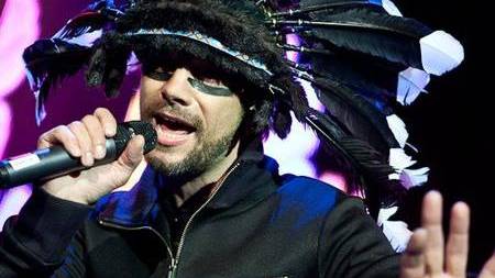 https://www.facebook.com/pg/JamiroquaiOfficial/photos/