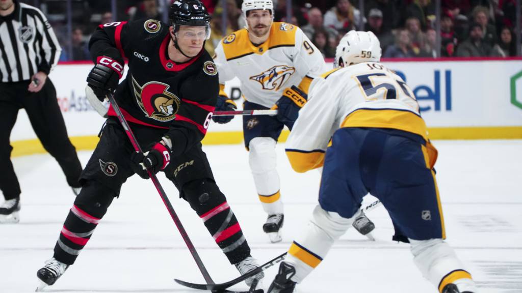 Roman Josi (rechts) im Spiel gegen die Ottawa Senators