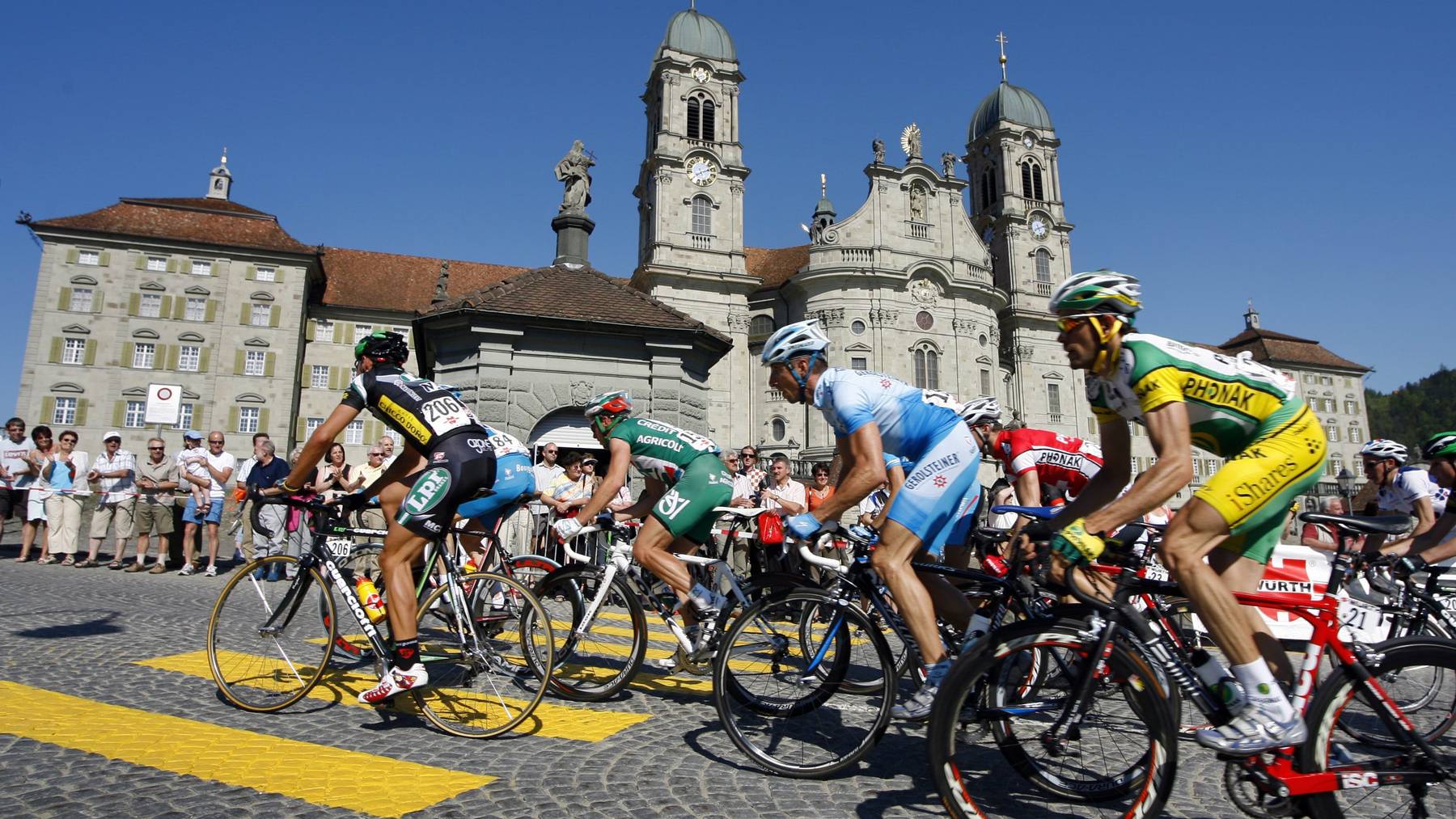 Die Tour de Suisse startet dieses Jahr in Einsiedeln mit einem Zeitfahren. (Archivbild)