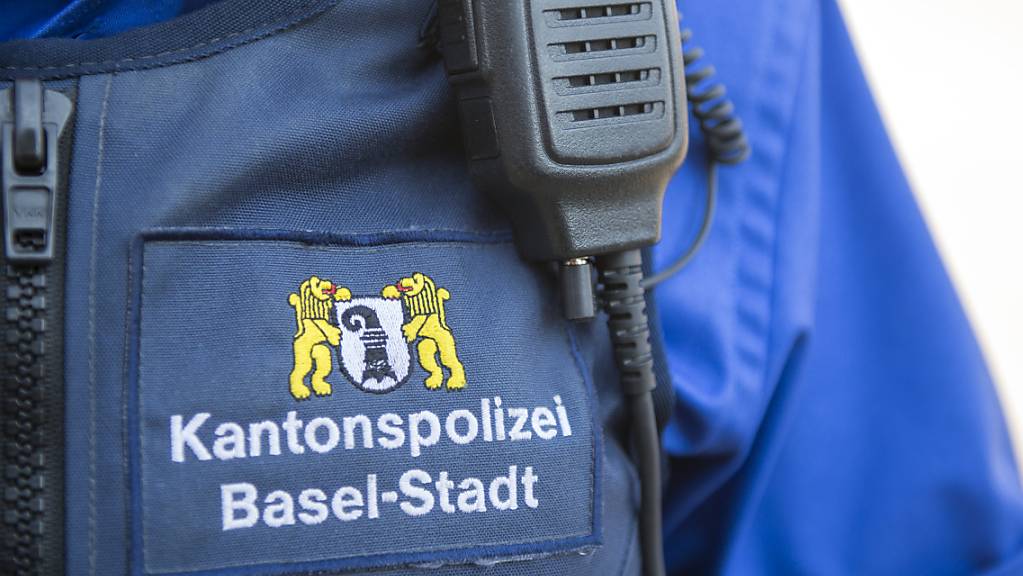 Die Polizei von Basel-Stadt nahm den mutmasslichen Täter vom Vorabend am Sonntag in den frühen Morgenstunden fest. (Symbolbild)