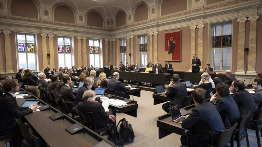 Das Glarner Parlament - auch Landrat genannt - besteht aus 60 Personen. (Archivbild)