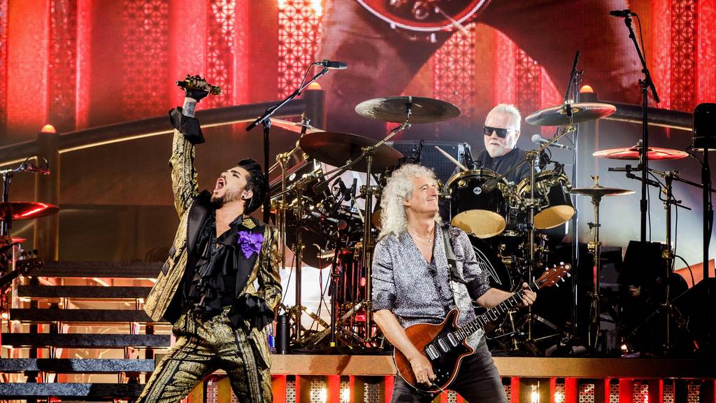 Queen + Adam Lambert singen: «You Are The Champions»