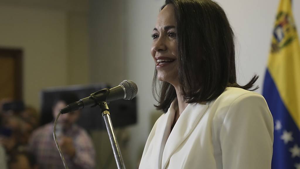 Maria Corina Machado von der Partei Vente Venezuela spricht. Foto: Ariana Cubillos/AP