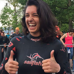 Céline und ihre Schwimmfreundin aus dem Hörerteam