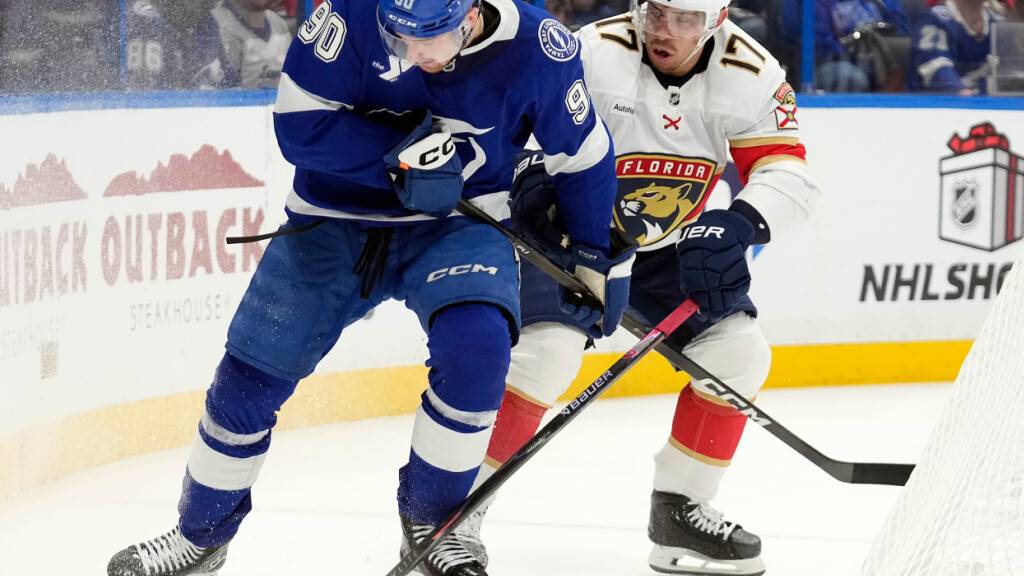 Behauptet sich im Zweikampf, schiesst ein Tor, verliert aber am Ende: Tampa Bays Verteidiger Janis Moser (li.) im Duell mit Florida