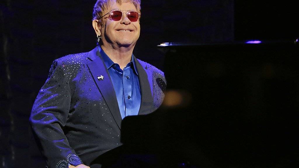 Ein US-Polizist bezichtigt Elton John der Belästigung. Alles Lüge, sagt der britische Musiker selbst. (Archivbild)