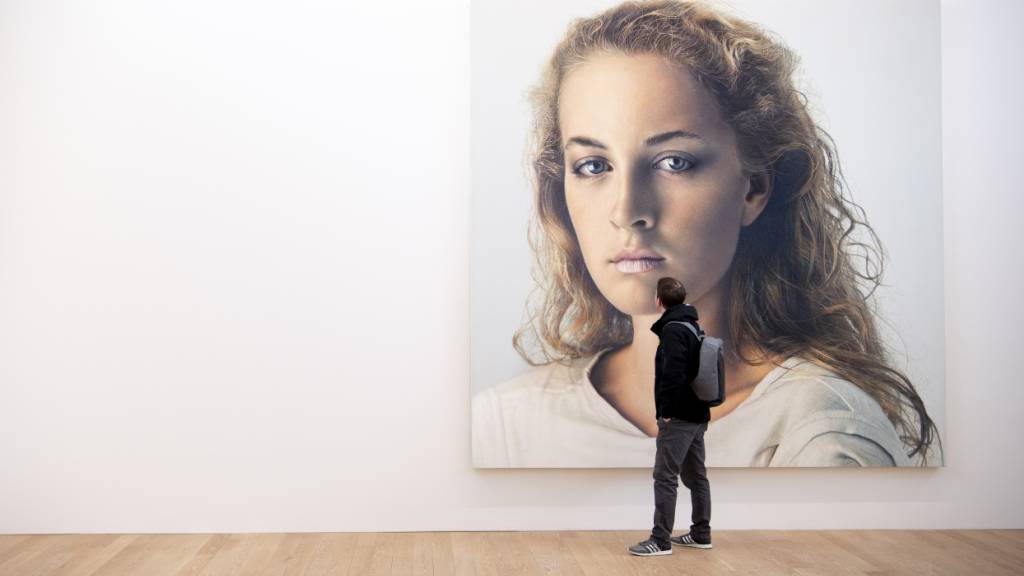 Bei Franz Gertsch lässt schon nur die präzise Darstellung der Haare staunen, wie hier im Gemälde «Johanna I» (1983-84) aus einer vergangenen Ausstellung. Johanna Dichand ist eine der porträtierten Frauen, die in der neuen Schau «Blow-Up (Part II)» in Burgdorf zu sehen sind. (Archivbild)