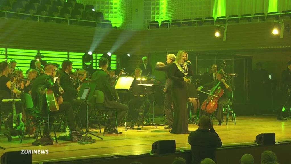 Beatrice Egli singt mit Sinfonieorchester