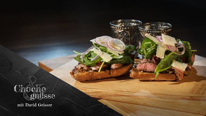 Rib Eye, Kräuterpesto und Knusperbrot