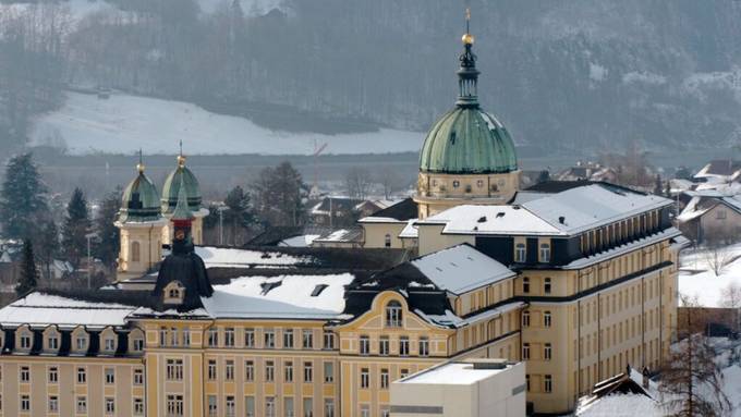 Schwyzer Kantonsregierung will Schulgeld nicht abschaffen