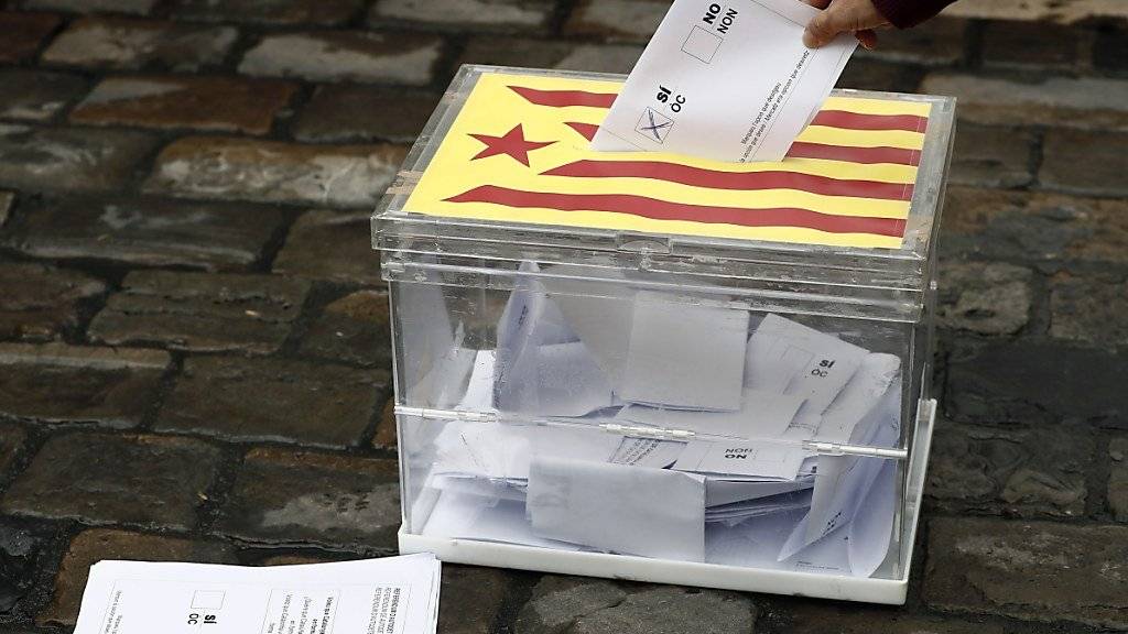 Die katalanische Regionalregierung will das vom Verfassungsgericht untersagte Referendum auch gegen den Willen Madrids durchführen.