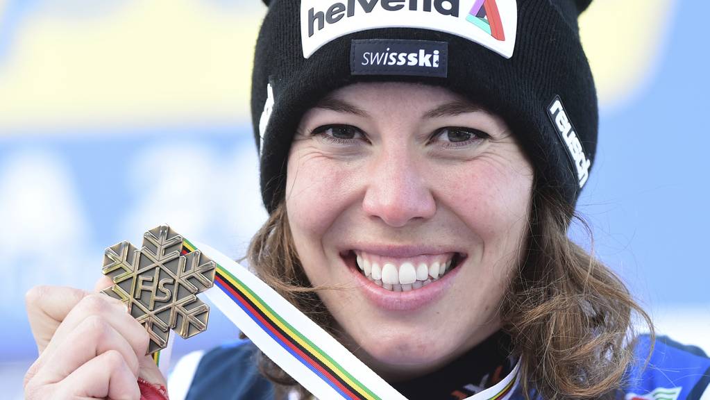 Michelle Gisin holt in Cortina d'Ampezzo Bronze.