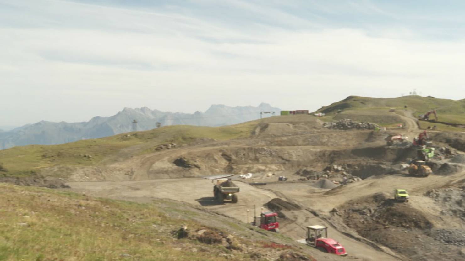 Grossbaustelle auf dem Pizol – schwere Maschinen schaffen neuen See für Beschneiung | TVO Online